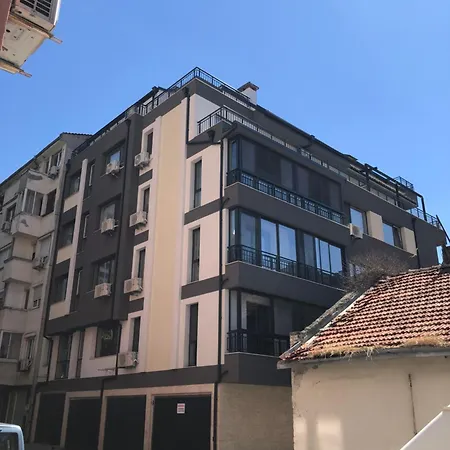 Apartman гнездото L The Nest *