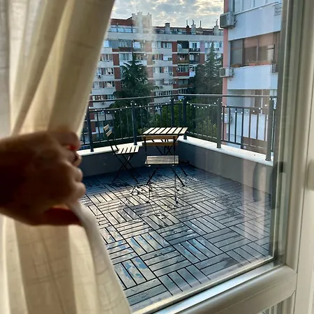 гнездото L The Nest * Burgas